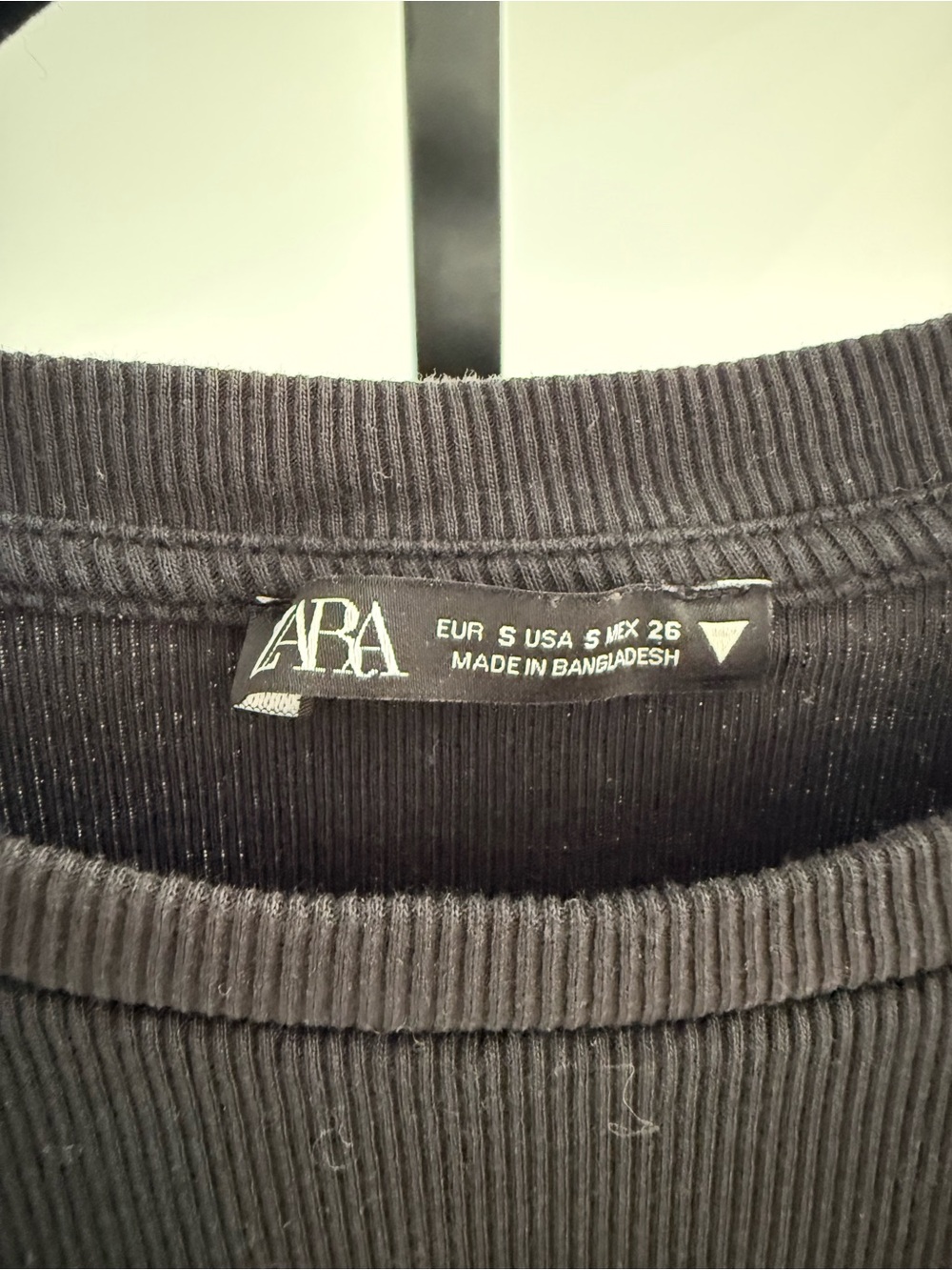 Zara Black Ruffle Sleeve Ribbed Tank Top - Picture 2 of 2